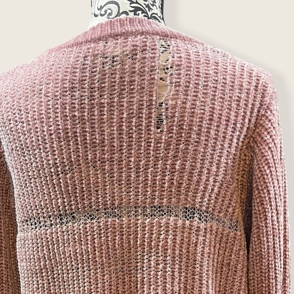 NO boundaries soft lightly deconstructed pink sweater - Picture 6 of 9